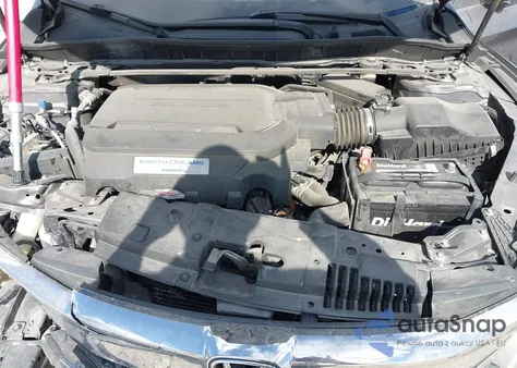 2016 Honda Accord Touring z USA, uszkodzony, nr VIN 1HGCR3F97GA018947